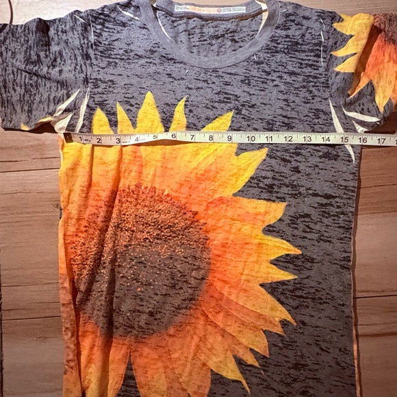 Handmade Batik Before & Again Graphic T Sunflower Size S/M - Picture 7 of 7